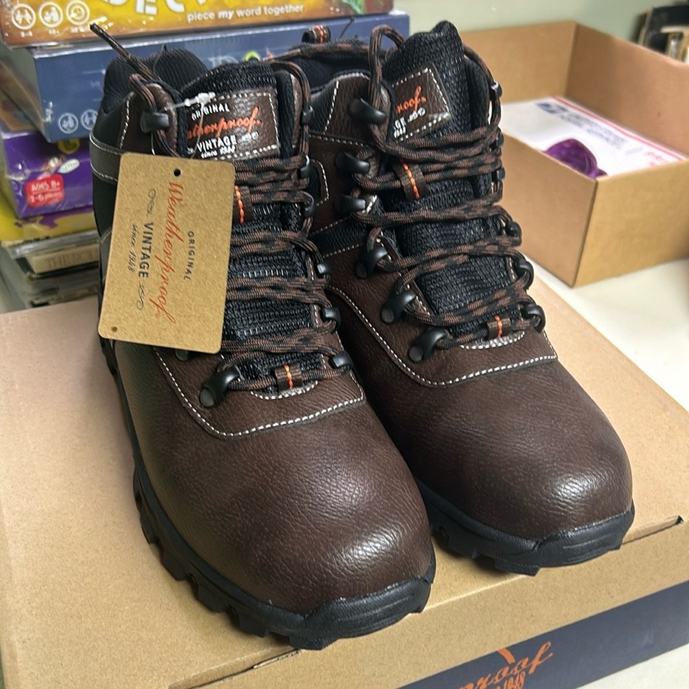 New in box.  Jasper Brown weatherproof boots